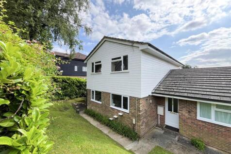 1 bedroom ground floor flat for sale