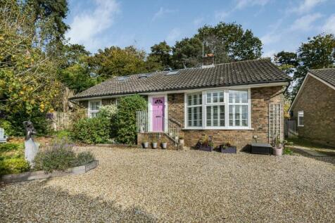 4 bedroom detached bungalow for sale