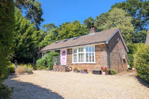 4 bedroom detached bungalow for sale