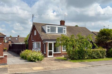 3 bedroom semi-detached bungalow for sale