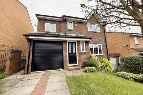 4 bedroom detached house for sale