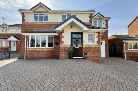 4 bedroom detached house for sale