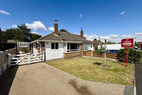 2 bedroom semi-detached bungalow for sale