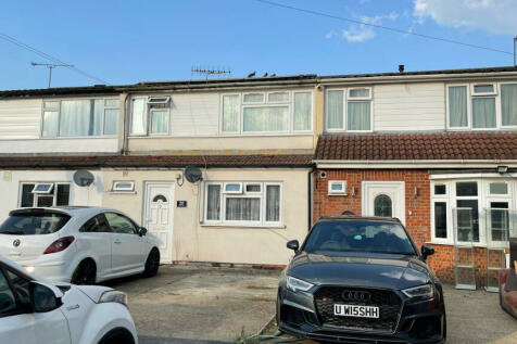 3 bedroom terraced house for sale