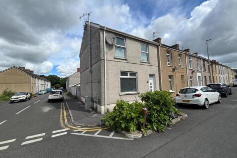 61 Swansea Road, Llanelli SA15 3BJ 3 bed end of terrace house for sale