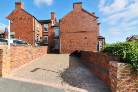 Mill Hill, Pontefract WF7 2 bed terraced house for sale
