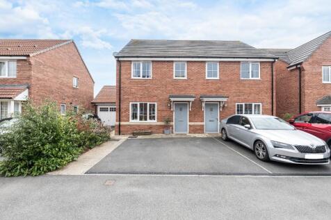3 bedroom semi-detached house for sale
