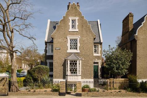 4 bedroom semi-detached house for sale