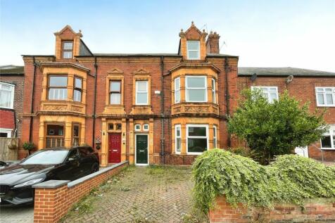 6 bedroom terraced house for sale