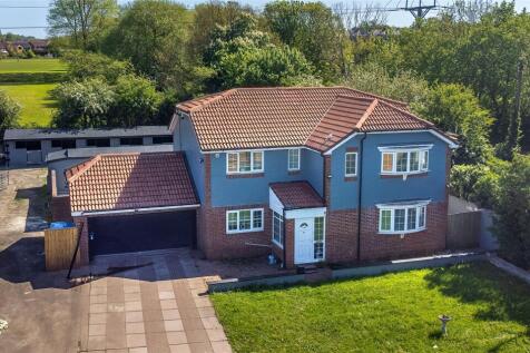 Detached house for sale