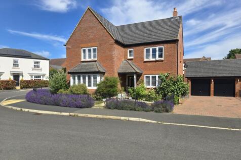 Larbourne Park Road, Flore, NN7 4PT 5 bed detached house for sale