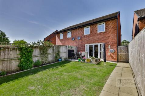 3 bedroom semi-detached house for sale