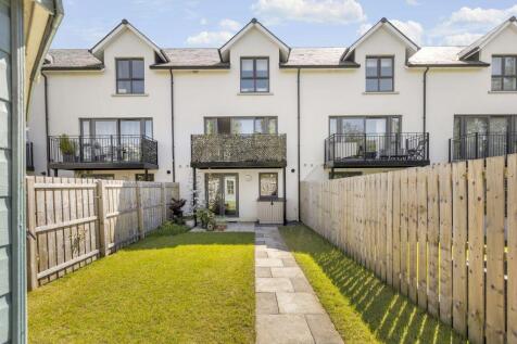 4 bedroom terraced house for sale