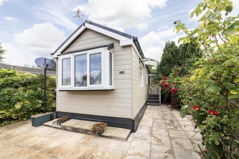 Lyndene Road, Didcot 2 bed mobile home for sale