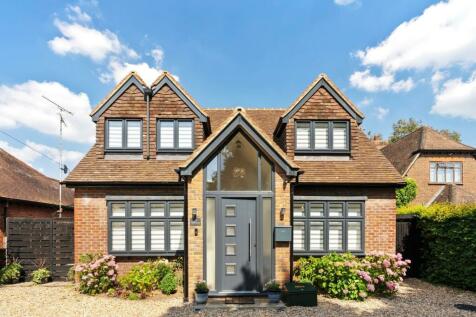 4 bedroom detached bungalow for sale