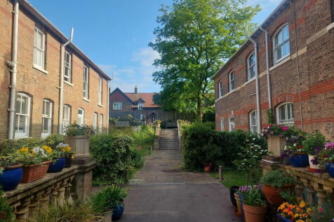 High West Street, Dorchester DT1 2 bed apartment for sale