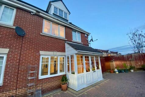 6 bedroom semi-detached house for sale