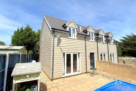 2 bedroom semi-detached house for sale