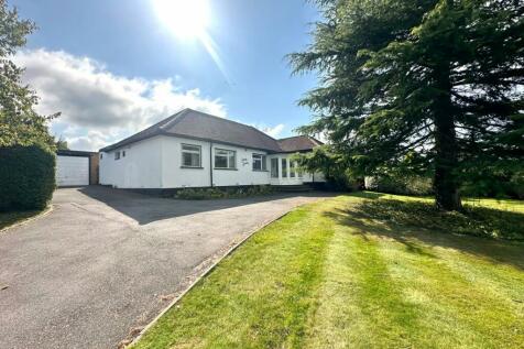 3 bedroom detached bungalow for sale