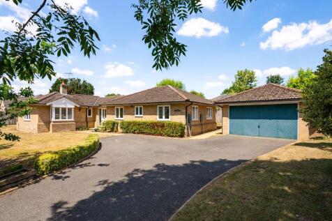 4 bedroom detached bungalow for sale