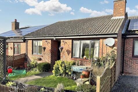 2 bedroom terraced bungalow for sale