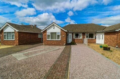 3 bedroom semi-detached bungalow for sale