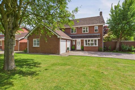 4 bedroom detached house for sale
