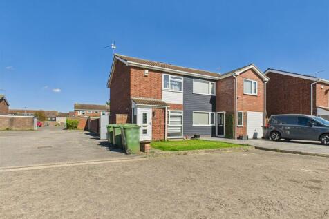 2 bedroom semi-detached house for sale