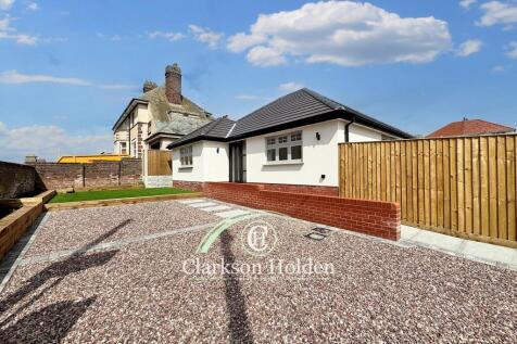 2 bedroom detached bungalow for sale