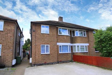 Reynolds Close, Carshalton SM5 2 bed maisonette for sale