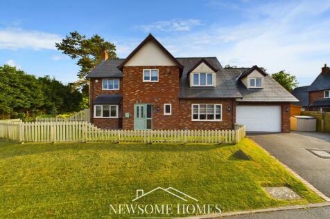 5 bedroom detached house for sale