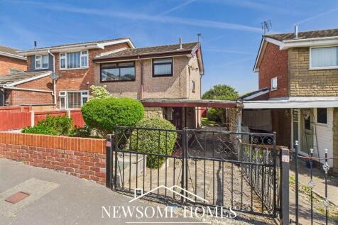 3 bedroom semi-detached house for sale