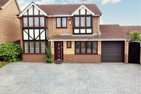 4 bedroom detached house for sale