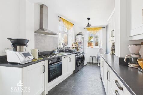 3 bedroom semi-detached bungalow for sale