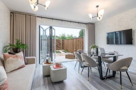 3 bedroom town house for sale