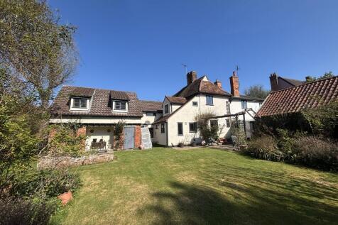 4 bedroom semi-detached house for sale