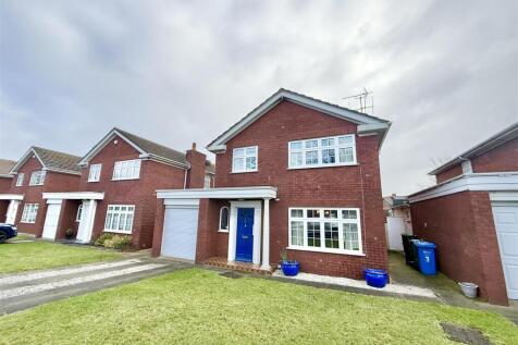 Detached house for sale