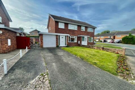 3 bedroom semi-detached house for sale