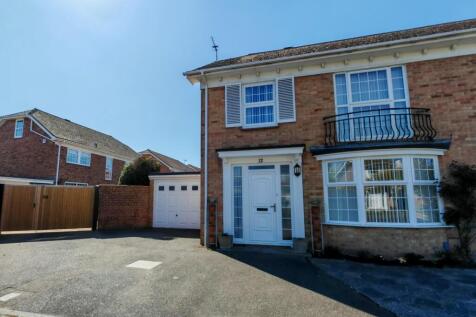 4 bedroom semi-detached house for sale
