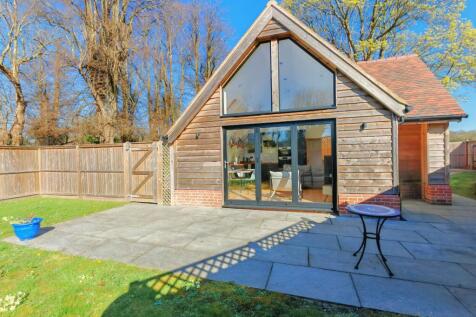 Grange Road, Saltwood, Hythe, Kent 2 bed detached house for sale