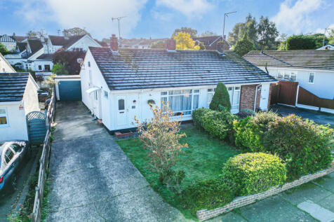 2 bedroom semi-detached bungalow for sale