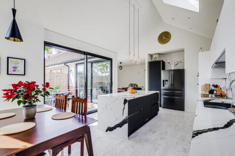 4 bedroom semi-detached bungalow for sale