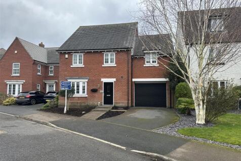 4 bedroom detached house for sale