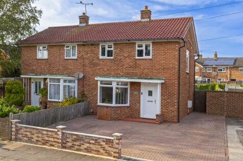 2 bedroom semi-detached house for sale