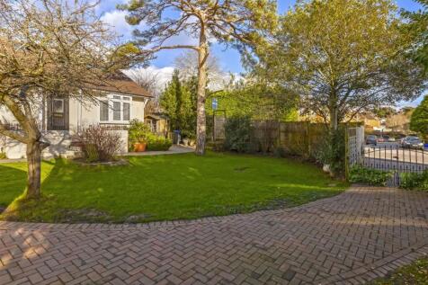 Arundel Road, Worthing BN13 4 bed detached house for sale