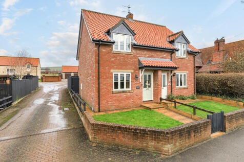 2 bedroom semi-detached house for sale