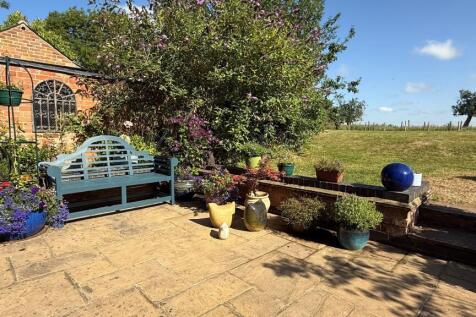 3 bedroom cottage for sale