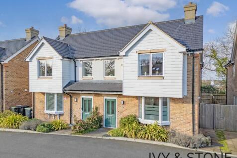 4 bedroom semi-detached house for sale