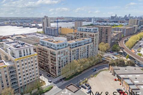Wray Avenue, London, E16 1 bed apartment for sale