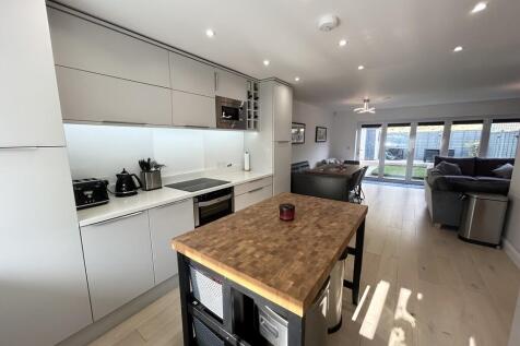 Green Leaves, Burnley Road, Todmorden 3 bed semi